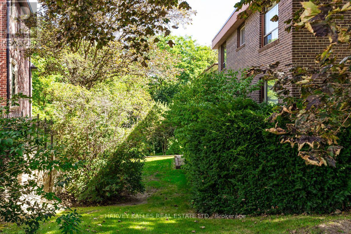 30 Coreydale Court, Toronto, Ontario  M3H 4T2 - Photo 42 - C13727500