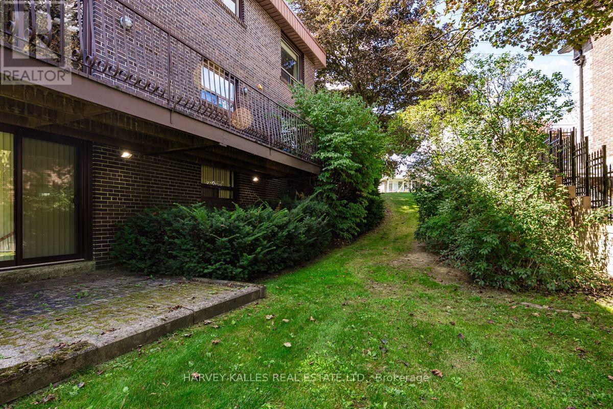 30 Coreydale Court, Toronto, Ontario  M3H 4T2 - Photo 44 - C13727500