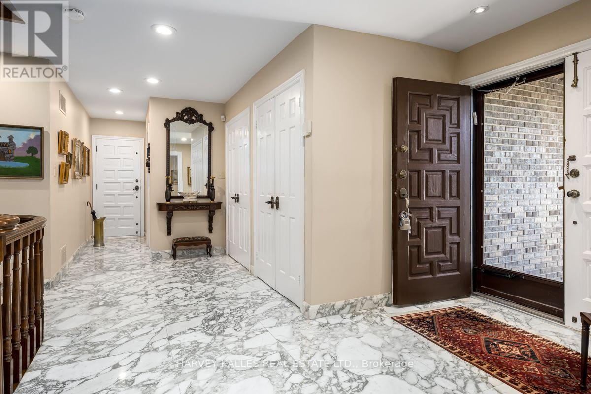 30 Coreydale Court, Toronto, Ontario  M3H 4T2 - Photo 6 - C13727500