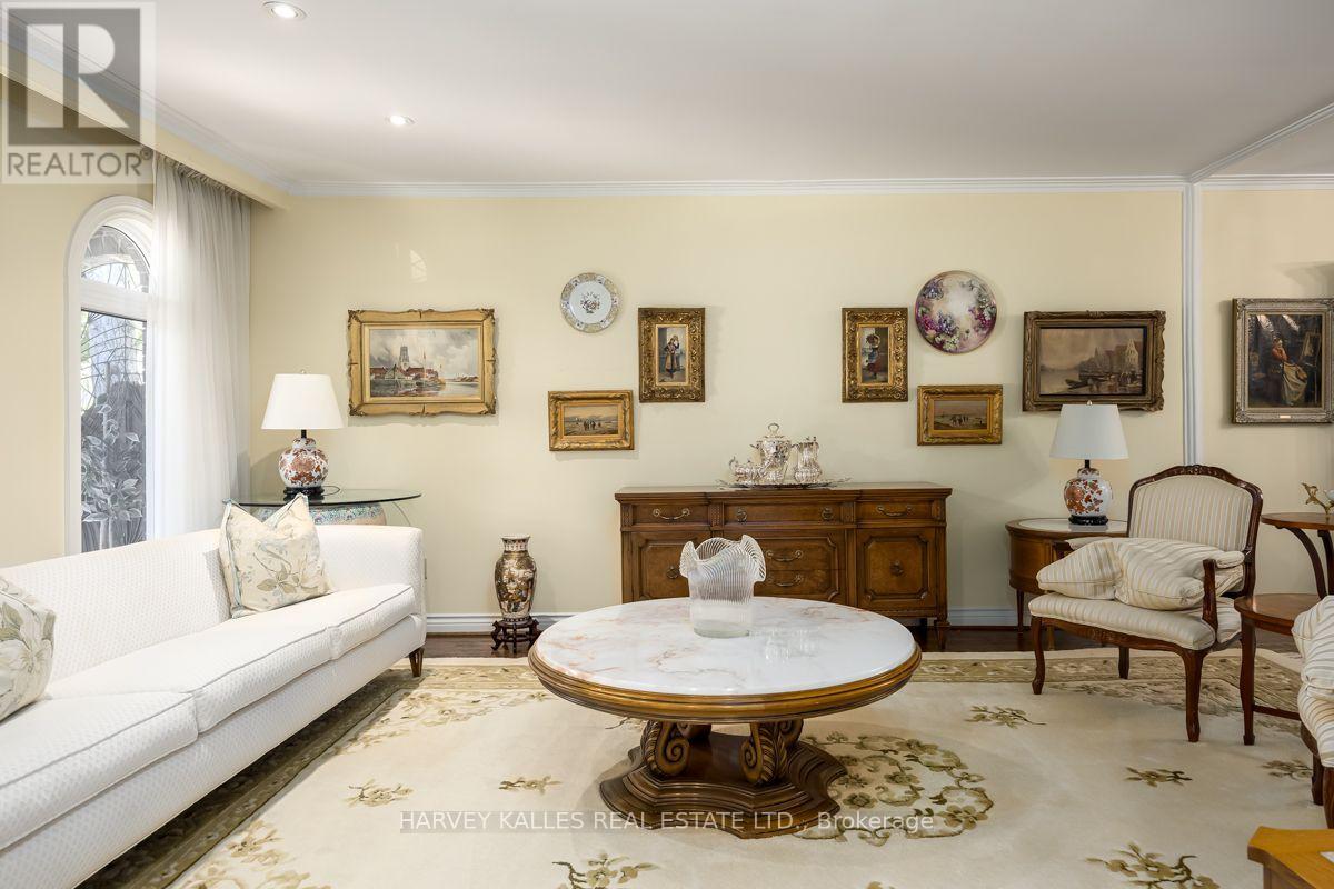 30 Coreydale Court, Toronto, Ontario  M3H 4T2 - Photo 7 - C13727500