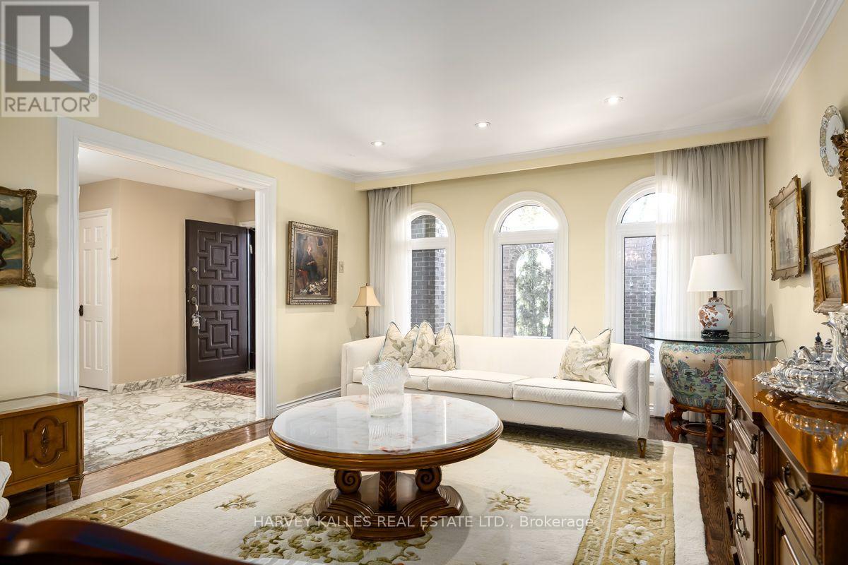 30 Coreydale Court, Toronto, Ontario  M3H 4T2 - Photo 8 - C13727500