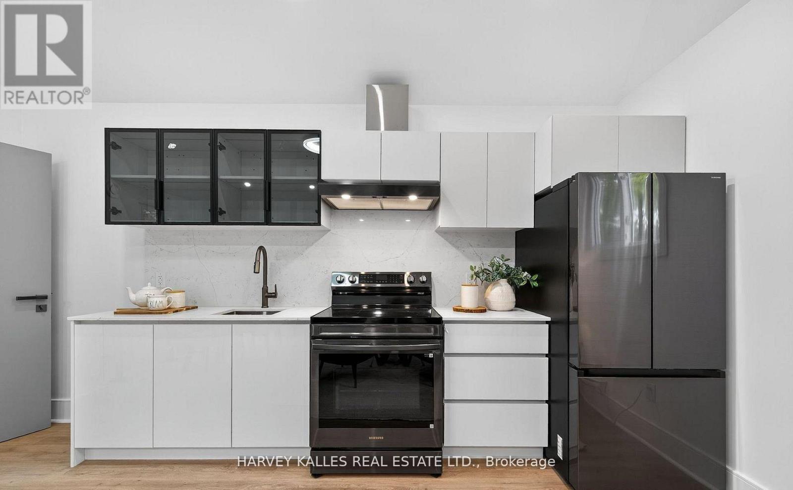 Garden Suite - 249 Lauder Avenue, Toronto, Ontario M6E 3H5 - Photo 7 - C13727770