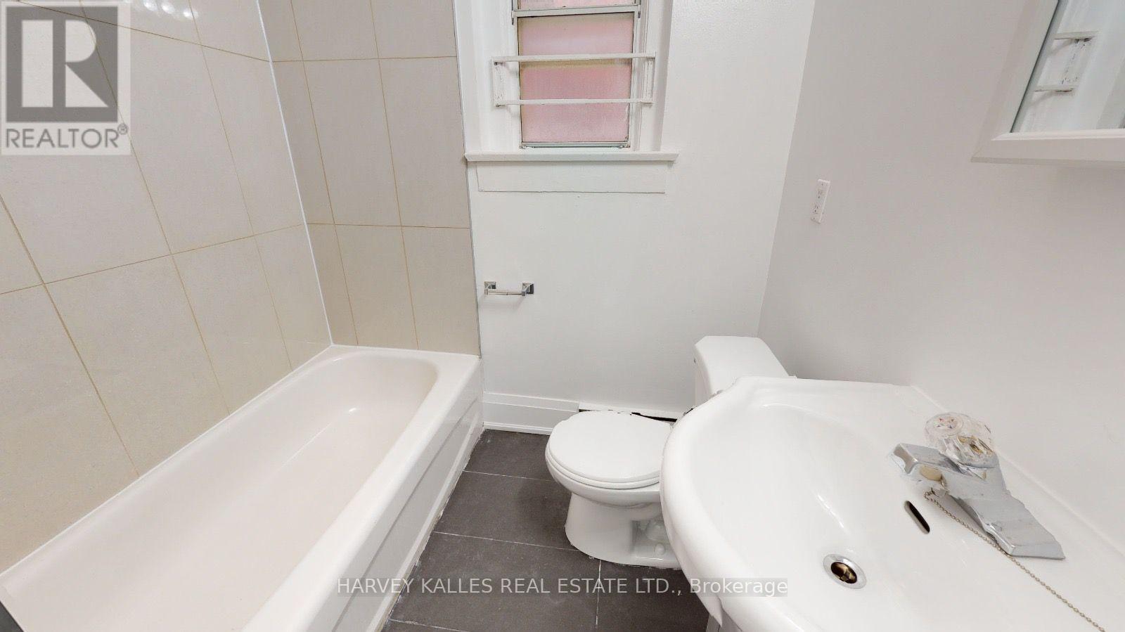 2 - 1065 Bathurst Street, Toronto, Ontario  M5R 3G8 - Photo 12 - C13728296