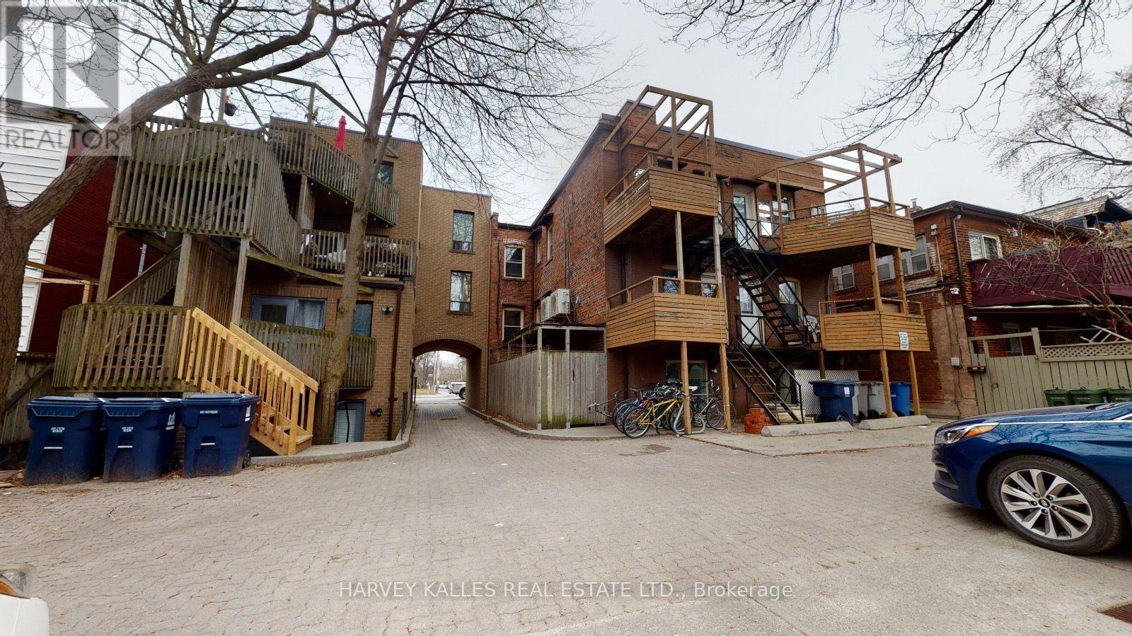 2 - 1065 Bathurst Street, Toronto, Ontario  M5R 3G8 - Photo 14 - C13728296