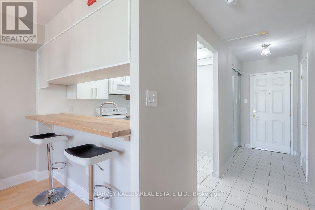 710 - 175 Cedar Avenue, Richmond Hill, Ontario L4C 9V3 - Photo 3 - N13728240