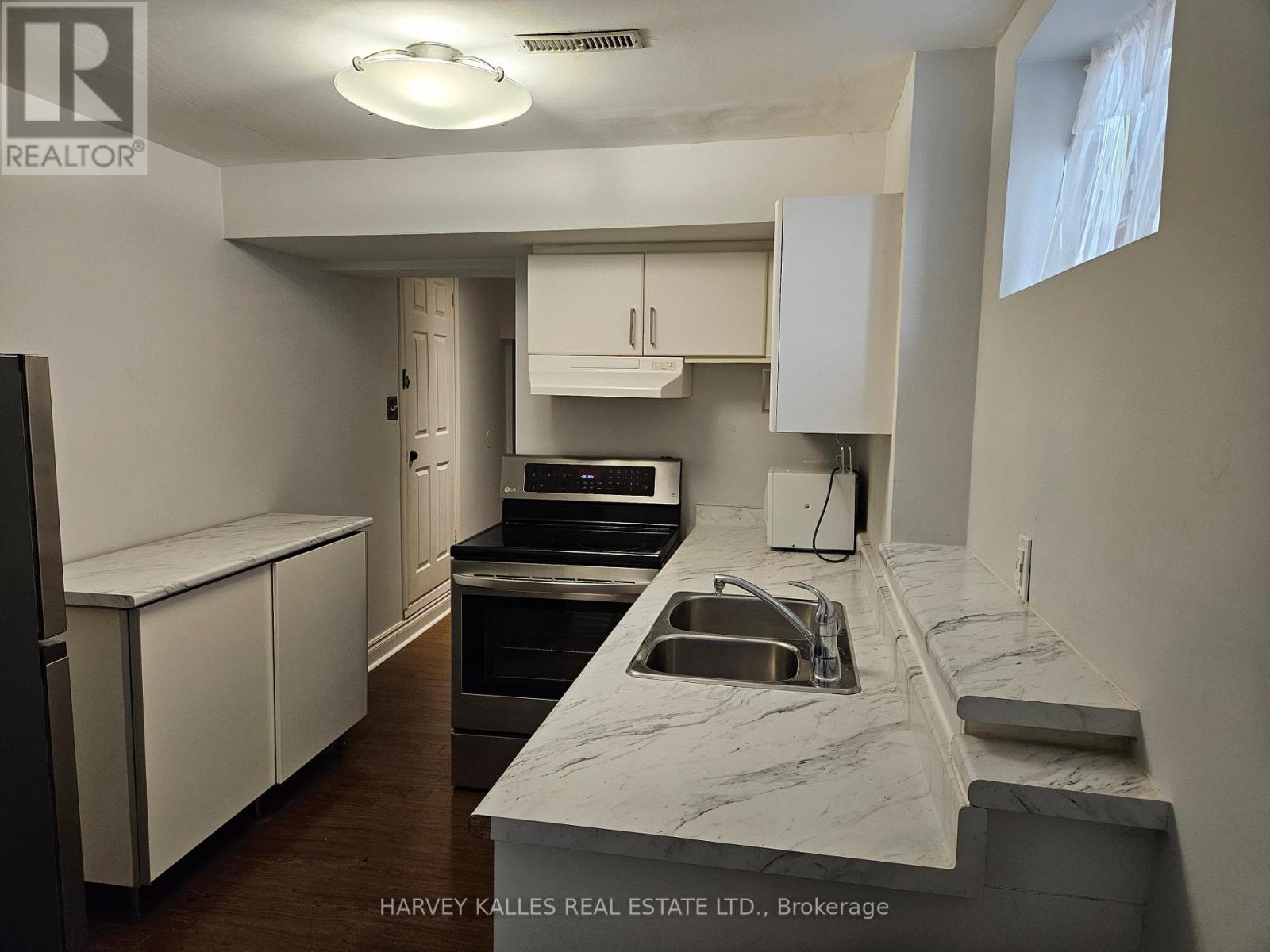 LOWER - 85 LANARK AVENUE, Toronto, Ontario