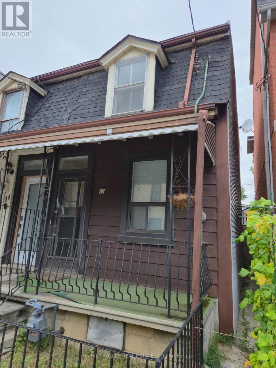 12 Whitaker Avenue, Toronto, Ontario  M6J 1A1 - Photo 6 - C13729338