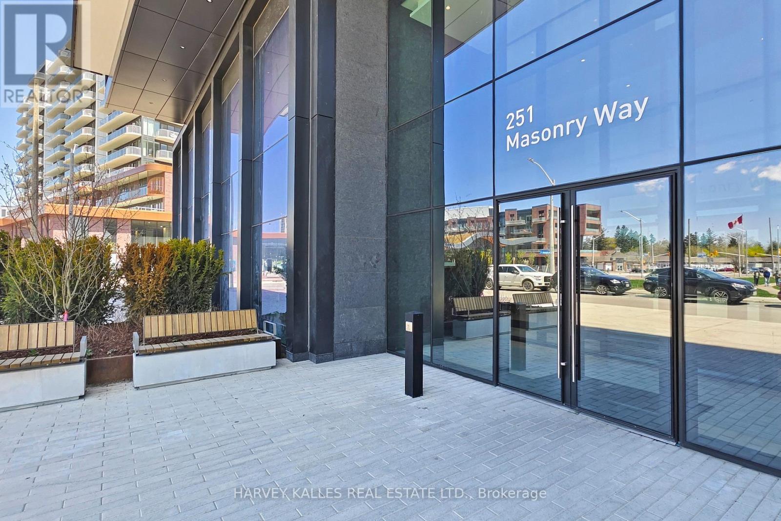 901 - 251 Masonry Way, Mississauga, Ontario  L5H 0B3 - Photo 4 - W13729418