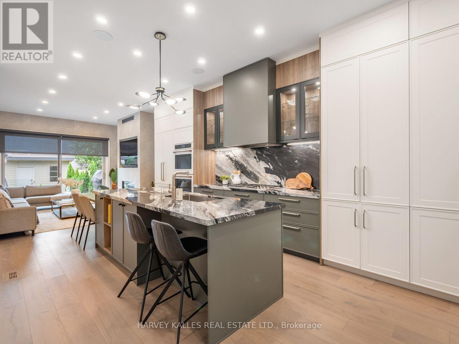 381 Glenholme Avenue, Toronto, Ontario  M6E 3E6 - Photo 11 - C13730952