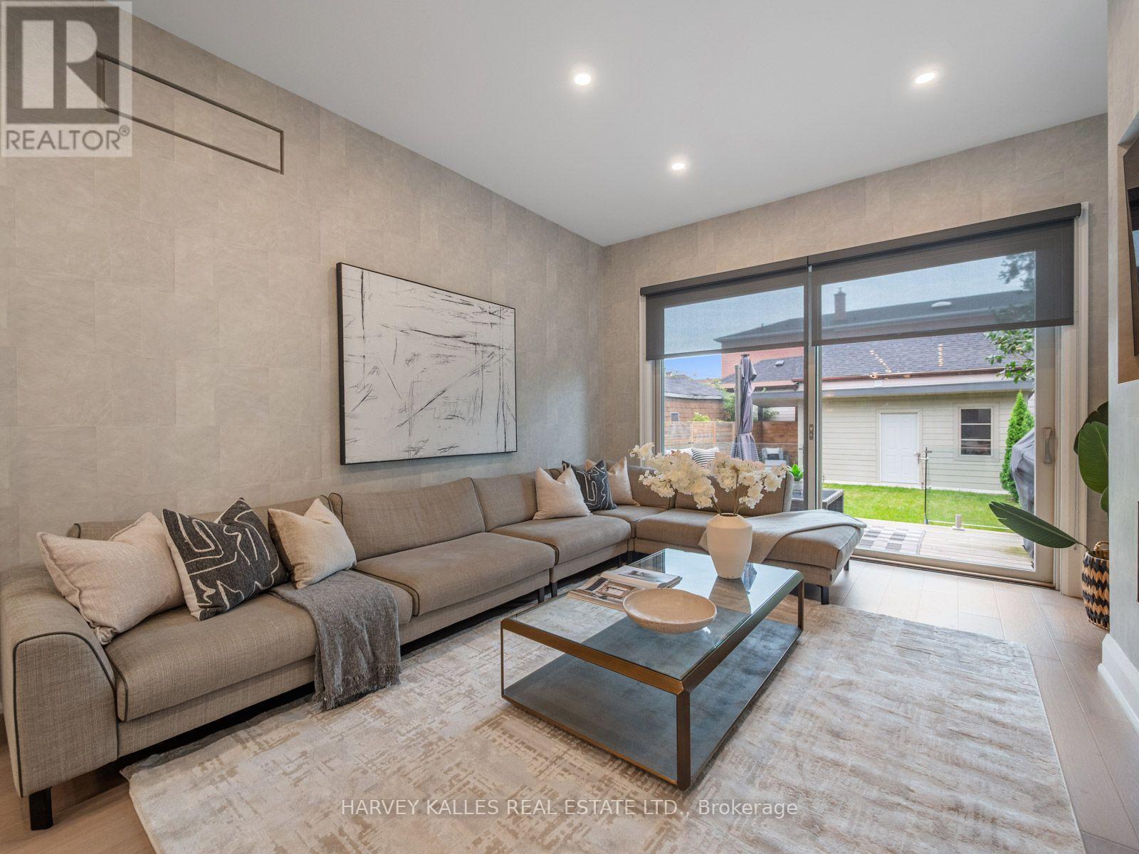 381 Glenholme Avenue, Toronto, Ontario  M6E 3E6 - Photo 19 - C13730952