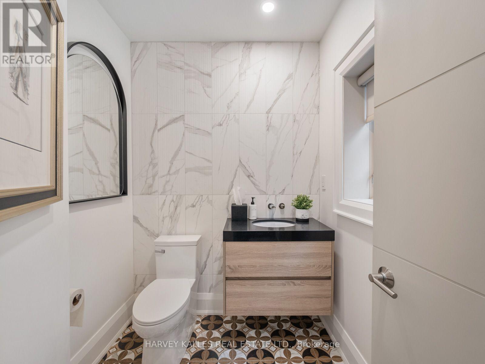 381 Glenholme Avenue, Toronto, Ontario  M6E 3E6 - Photo 21 - C13730952