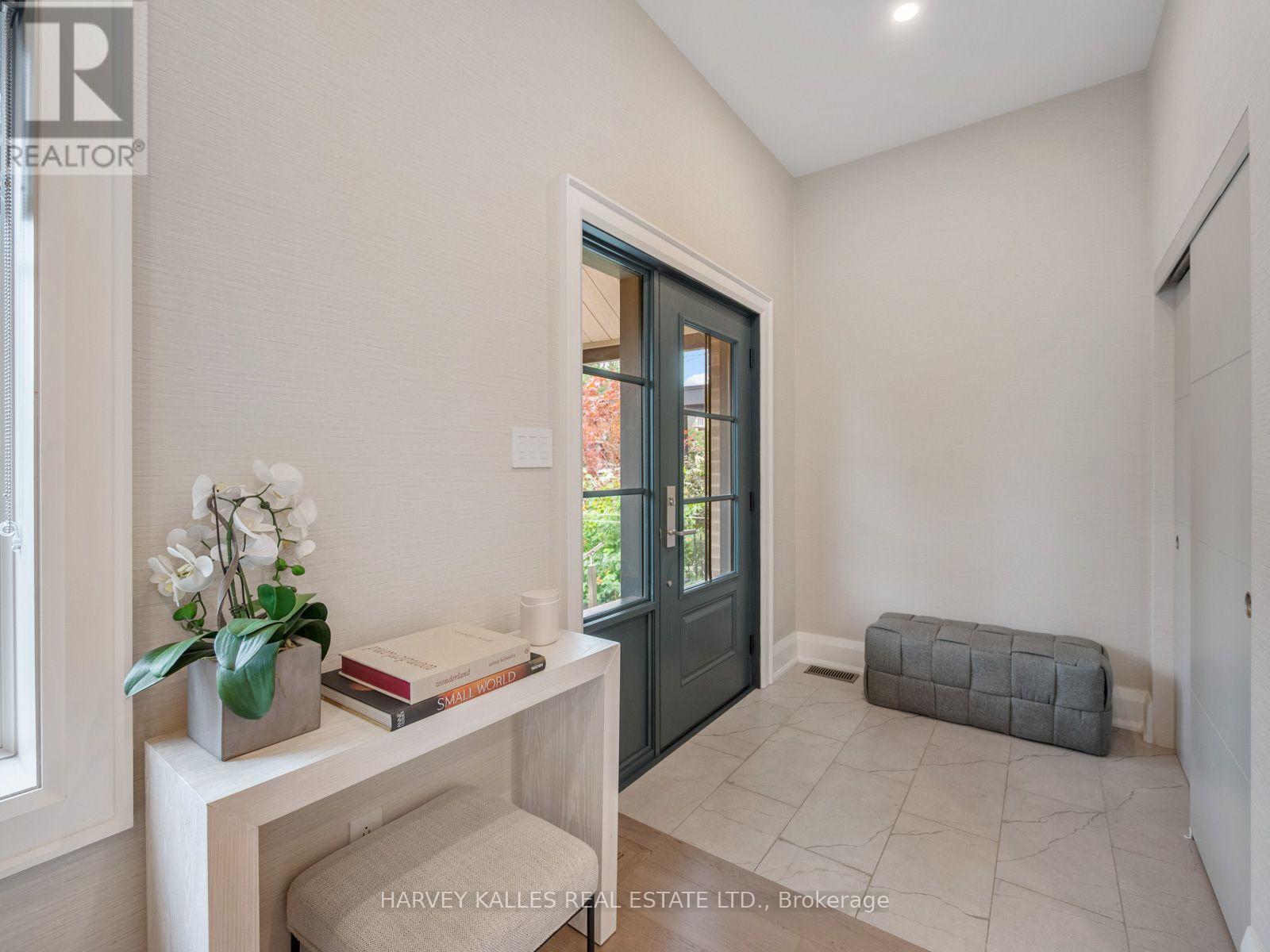 381 Glenholme Avenue, Toronto, Ontario  M6E 3E6 - Photo 3 - C13730952