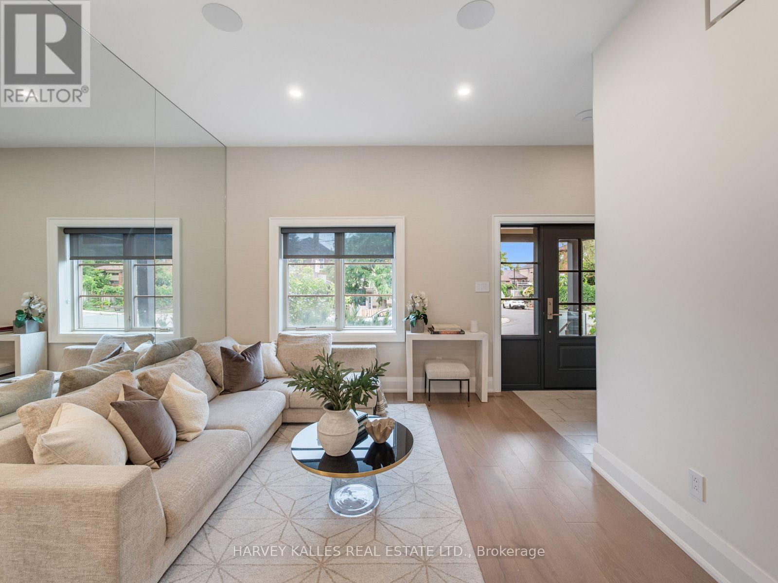381 Glenholme Avenue, Toronto, Ontario  M6E 3E6 - Photo 7 - C13730952
