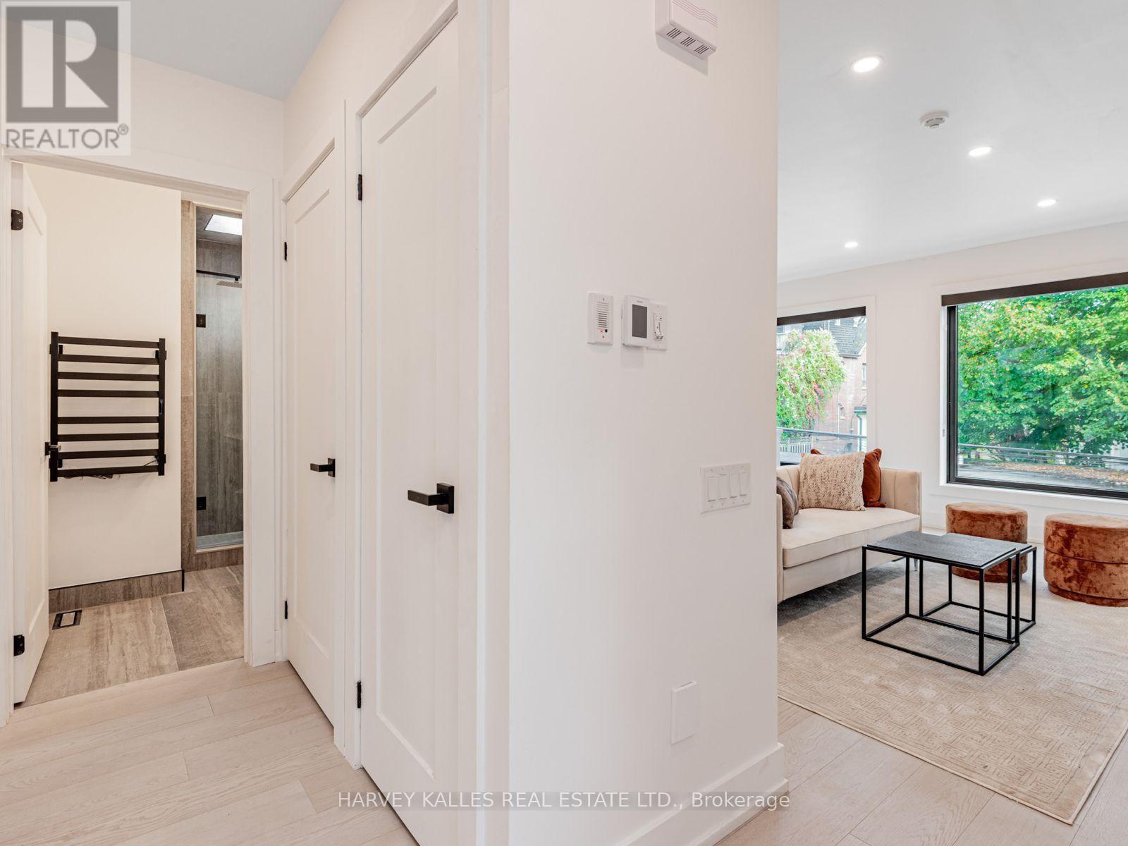 20 Leslie Garden Lane, Toronto, Ontario M4M 3B4 - Photo 14 - E13734084