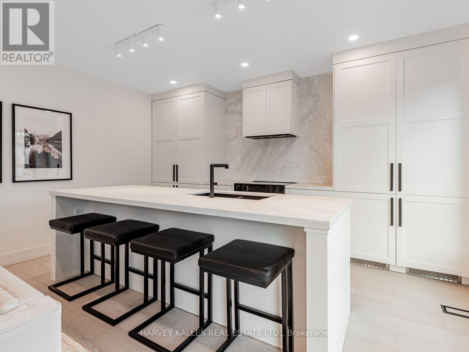 20 Leslie Garden Lane, Toronto, Ontario M4M 3B4 - Photo 5 - E13734084