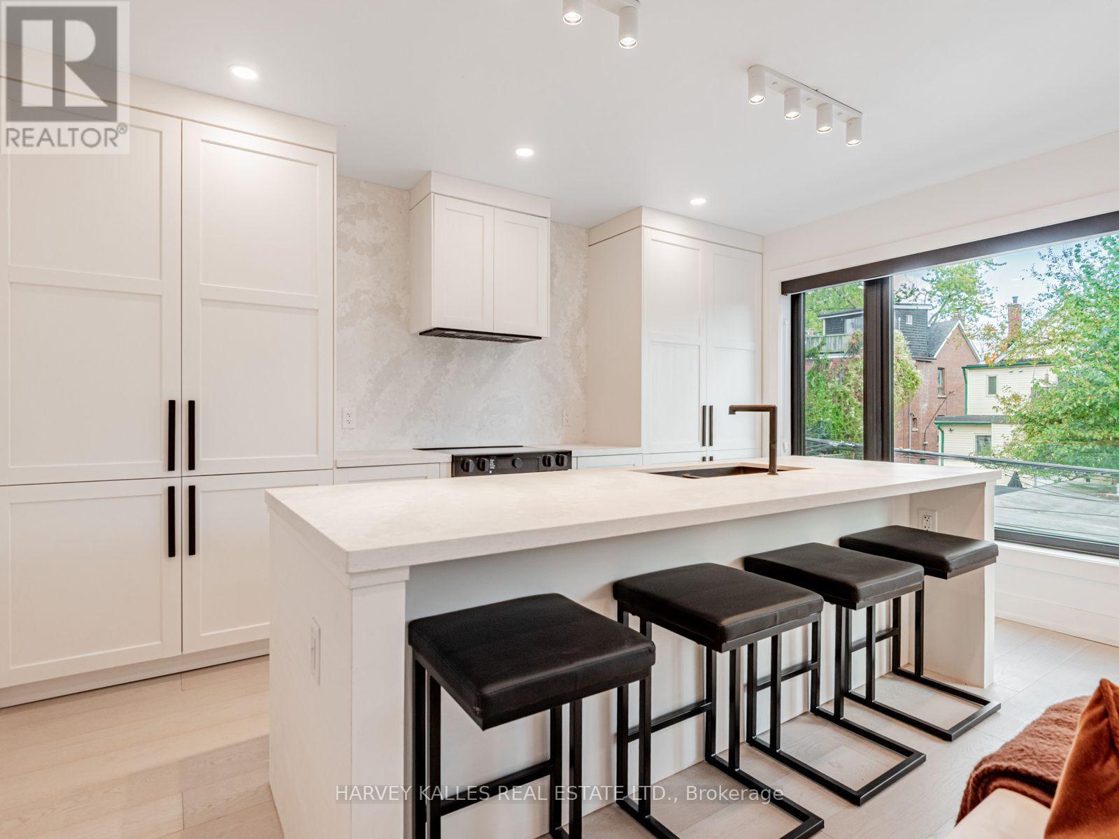20 Leslie Garden Lane, Toronto, Ontario M4M 3B4 - Photo 6 - E13734084