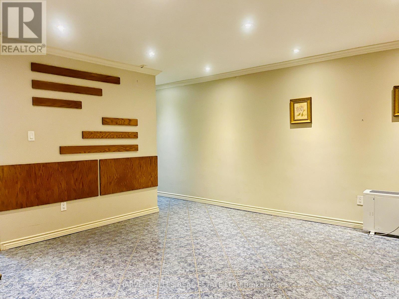 Lower - 1538 Davenport Road, Toronto, Ontario M6H 2J1 - Photo 12 - W13734158