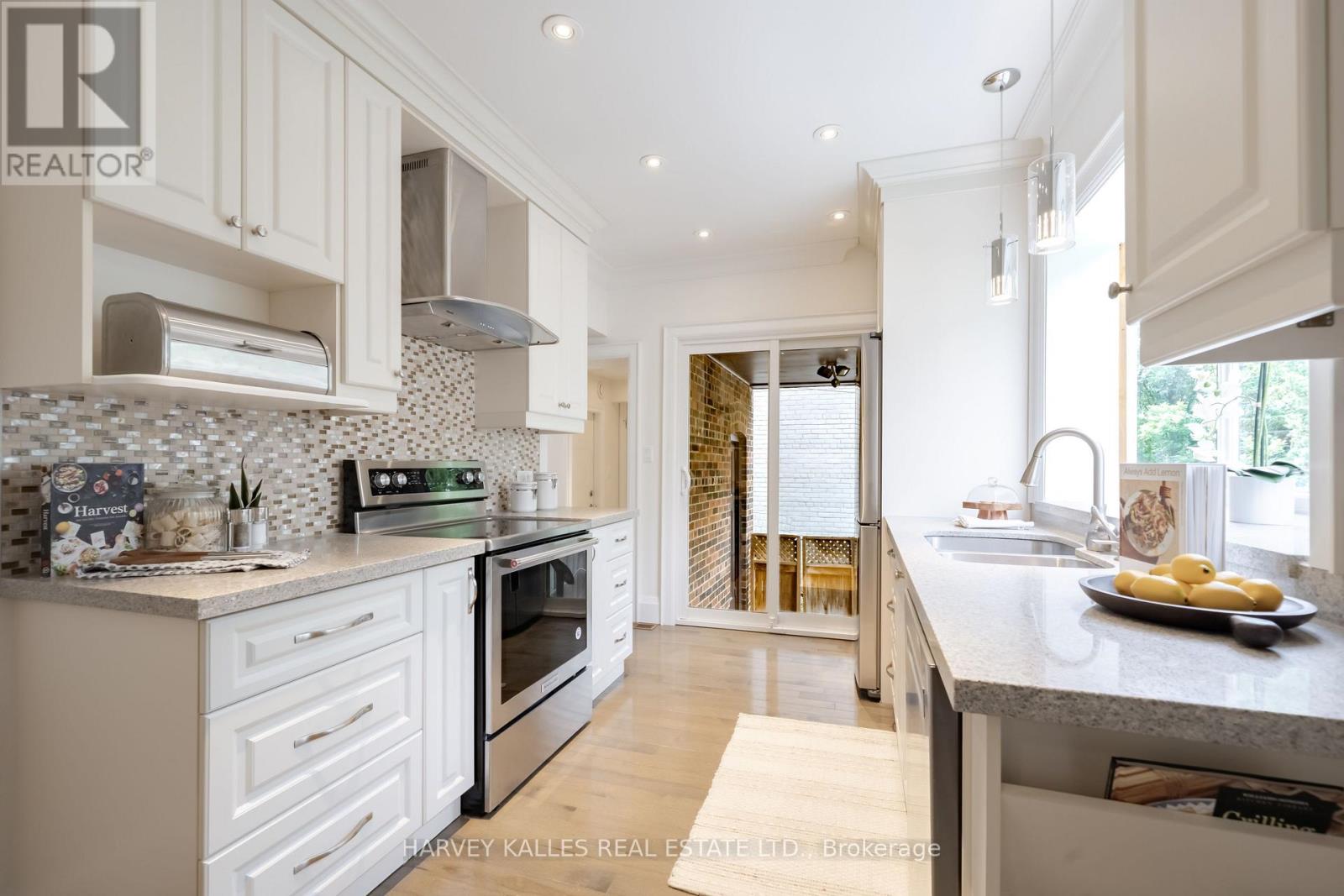 6 Browside Avenue, Toronto, Ontario M5P 2V1 - Photo 20 - C13734368