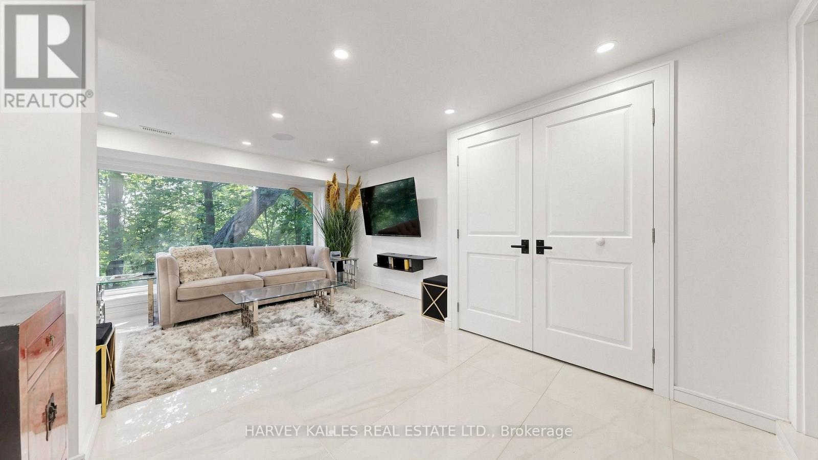 23a Donwoods Drive, Toronto, Ontario  M4N 2E9 - Photo 8 - C13737468