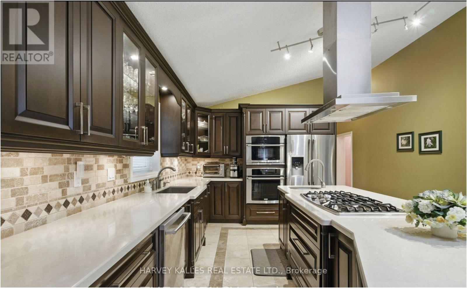 55 Denham Drive, Richmond Hill, Ontario L4C 6H8 - Photo 11 - N13740002