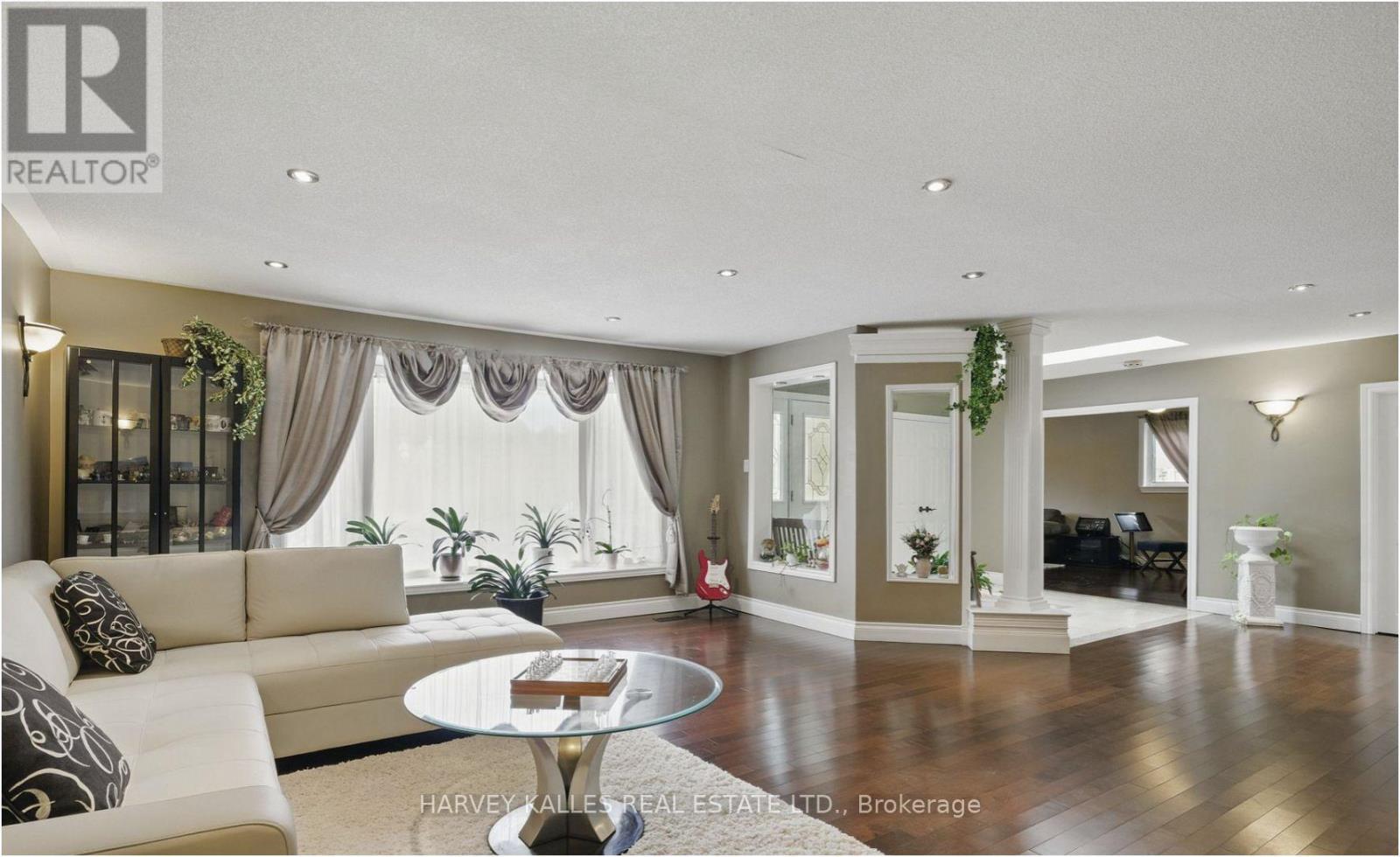 55 Denham Drive, Richmond Hill, Ontario L4C 6H8 - Photo 4 - N13740002