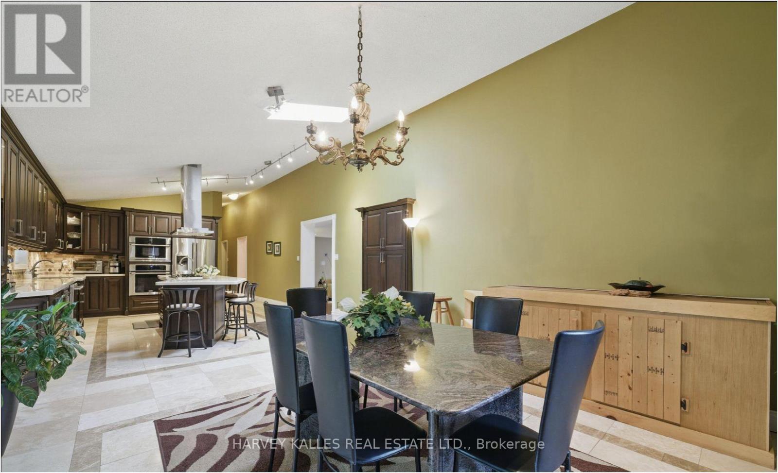 55 Denham Drive, Richmond Hill, Ontario L4C 6H8 - Photo 5 - N13740002