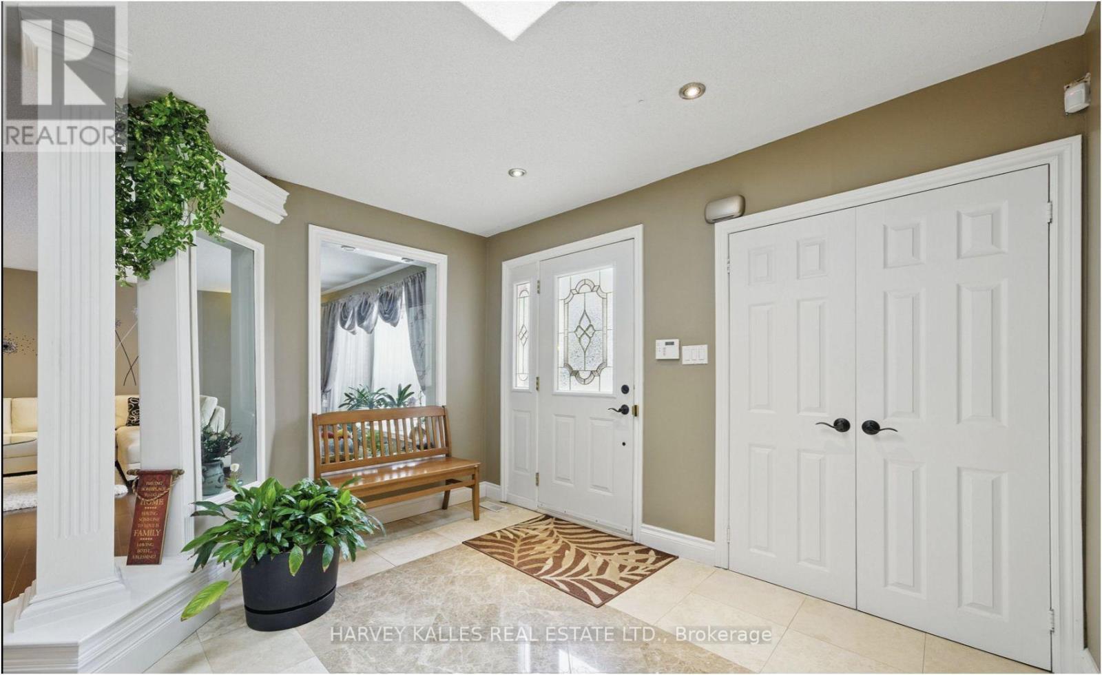 55 Denham Drive, Richmond Hill, Ontario L4C 6H8 - Photo 7 - N13740002