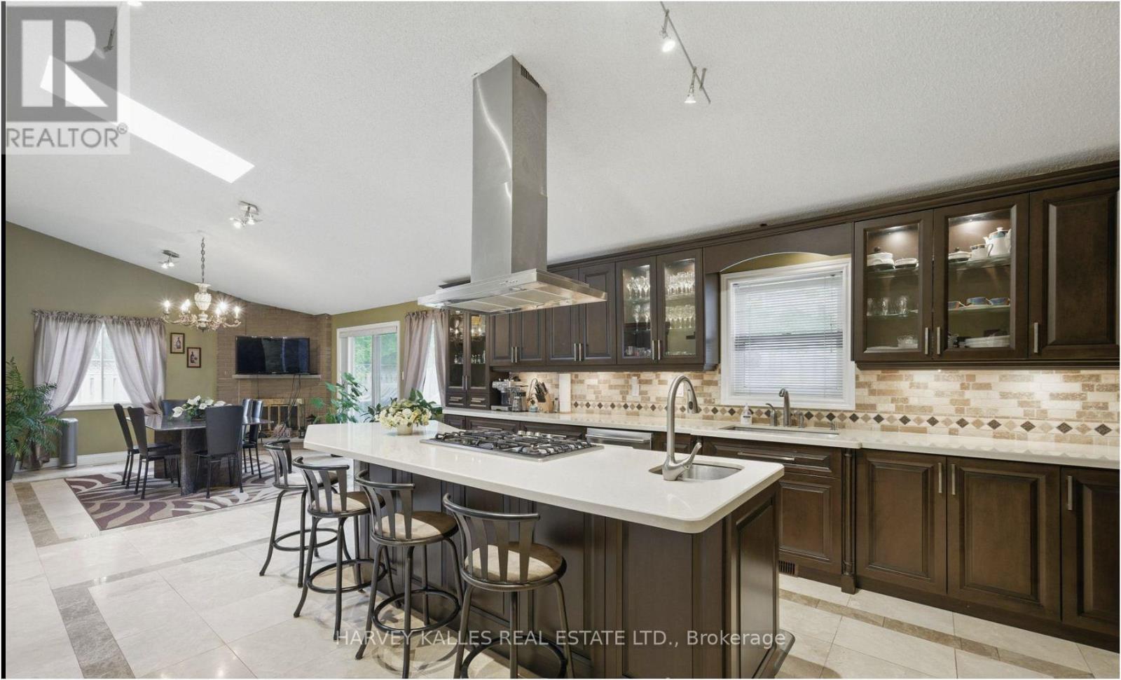 55 Denham Drive, Richmond Hill, Ontario L4C 6H8 - Photo 9 - N13740002