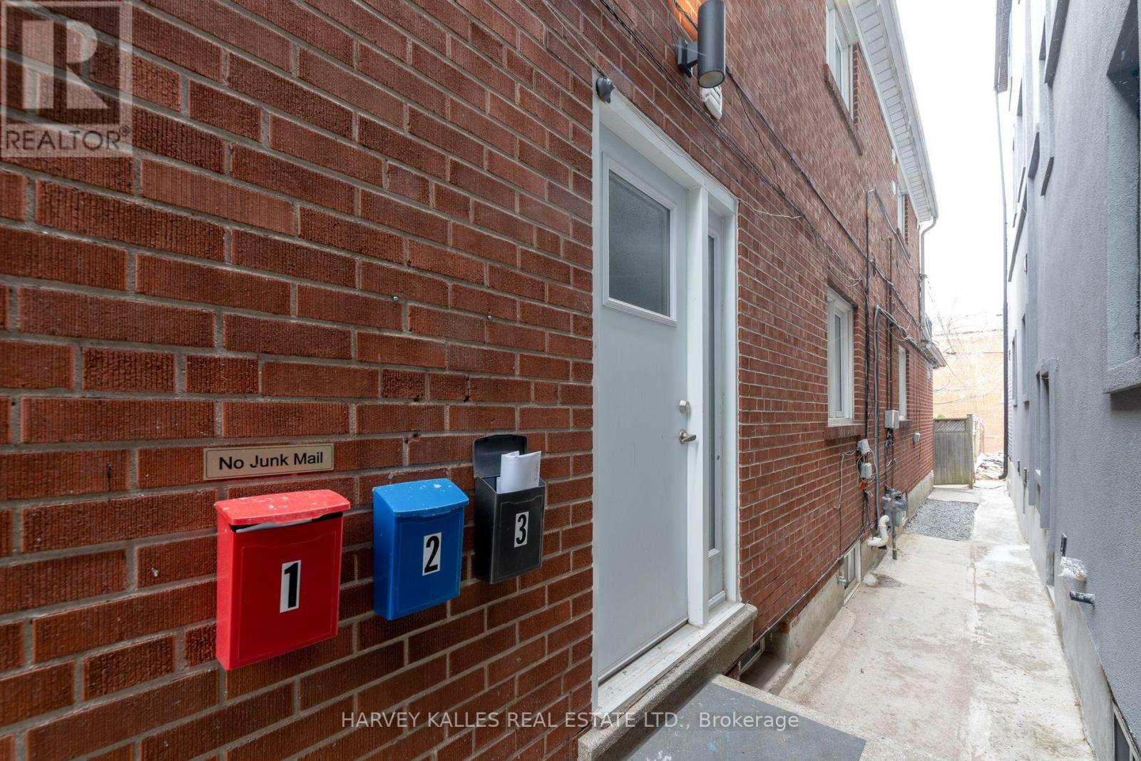 2 - 210 Christie Street, Toronto, Ontario M6G 3B7 - Photo 10 - W13742576