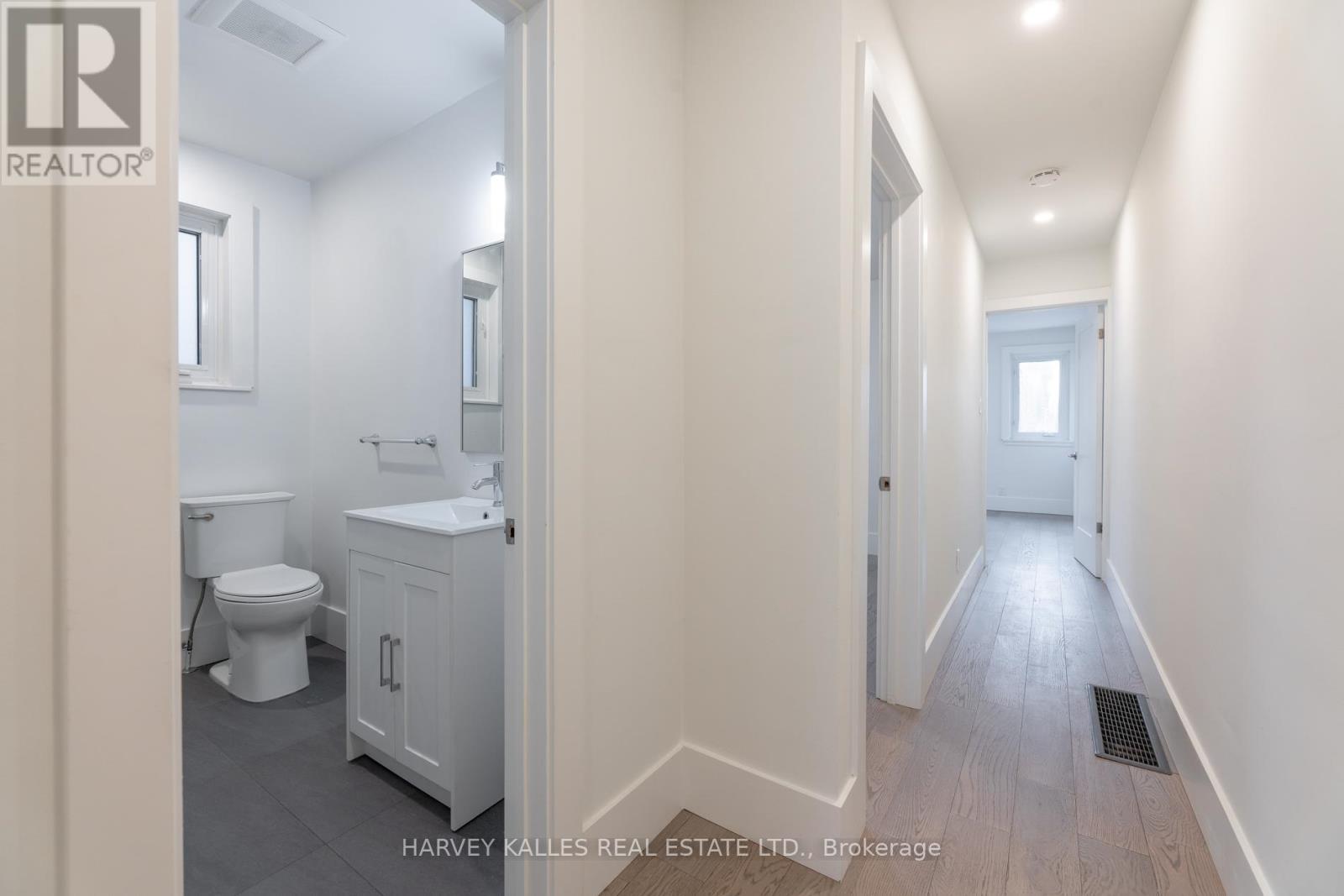 2 - 210 Christie Street, Toronto, Ontario M6G 3B7 - Photo 4 - W13742576