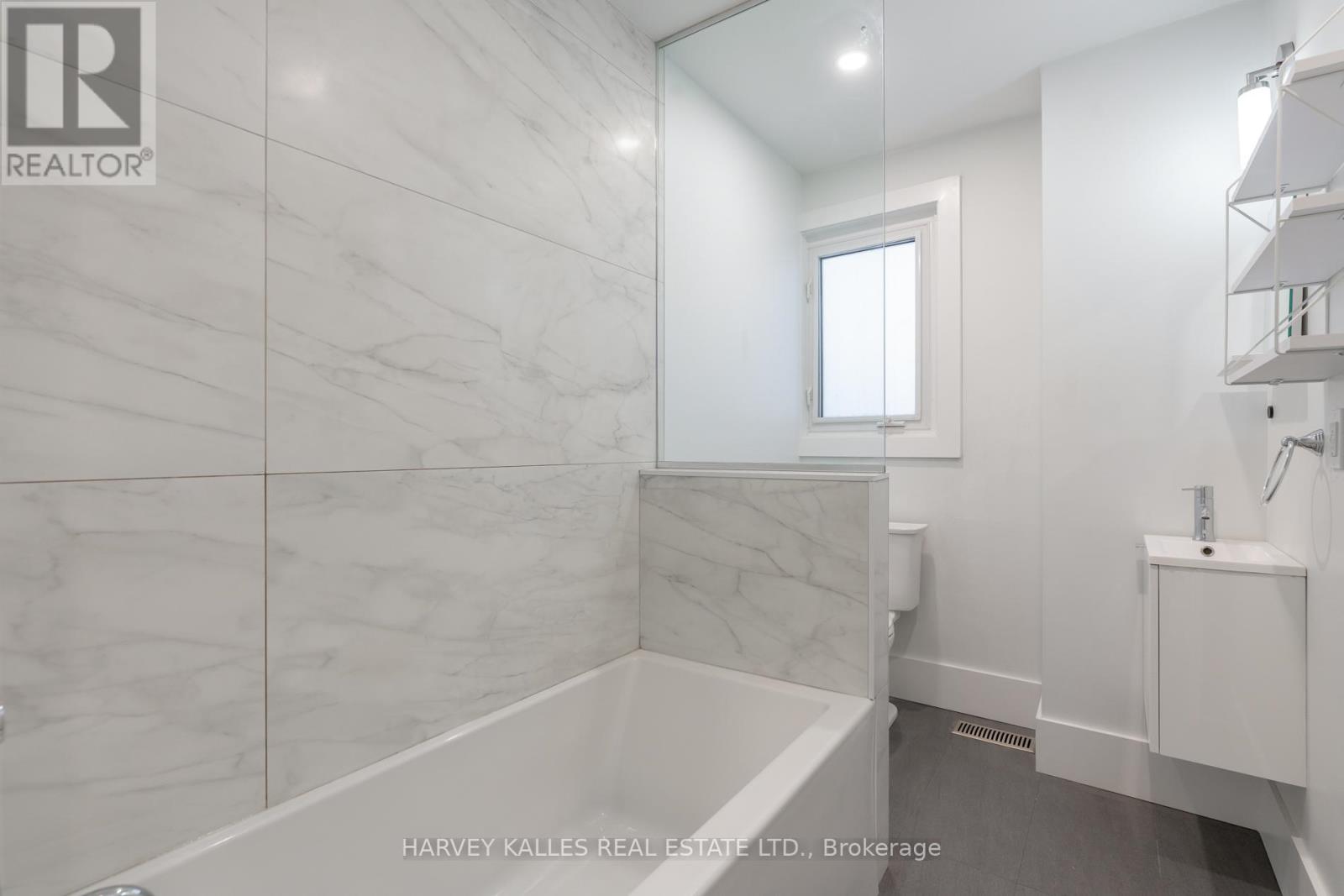 2 - 210 Christie Street, Toronto, Ontario M6G 3B7 - Photo 7 - W13742576