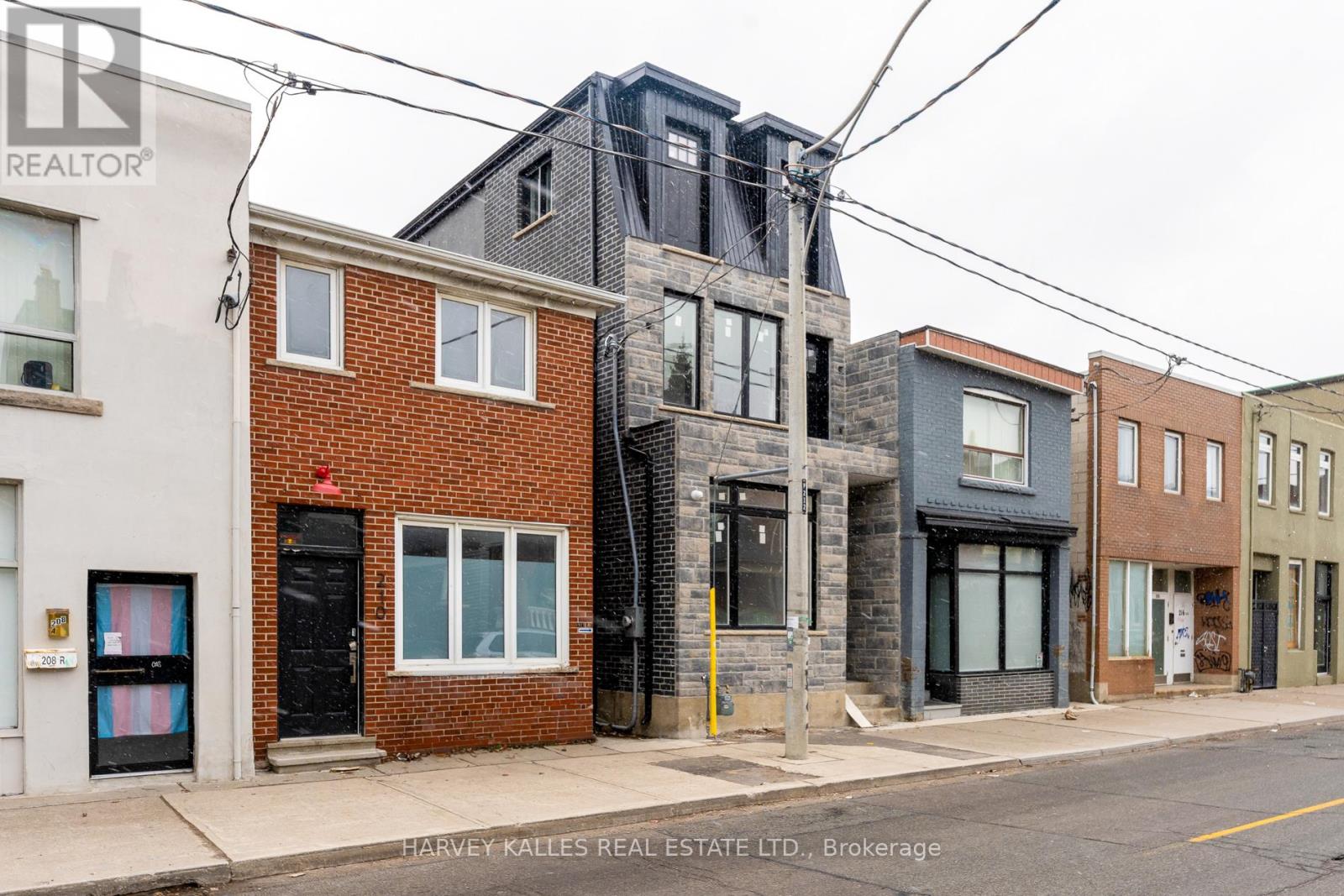 2 - 210 Christie Street, Toronto, Ontario M6G 3B7 - Photo 9 - W13742576