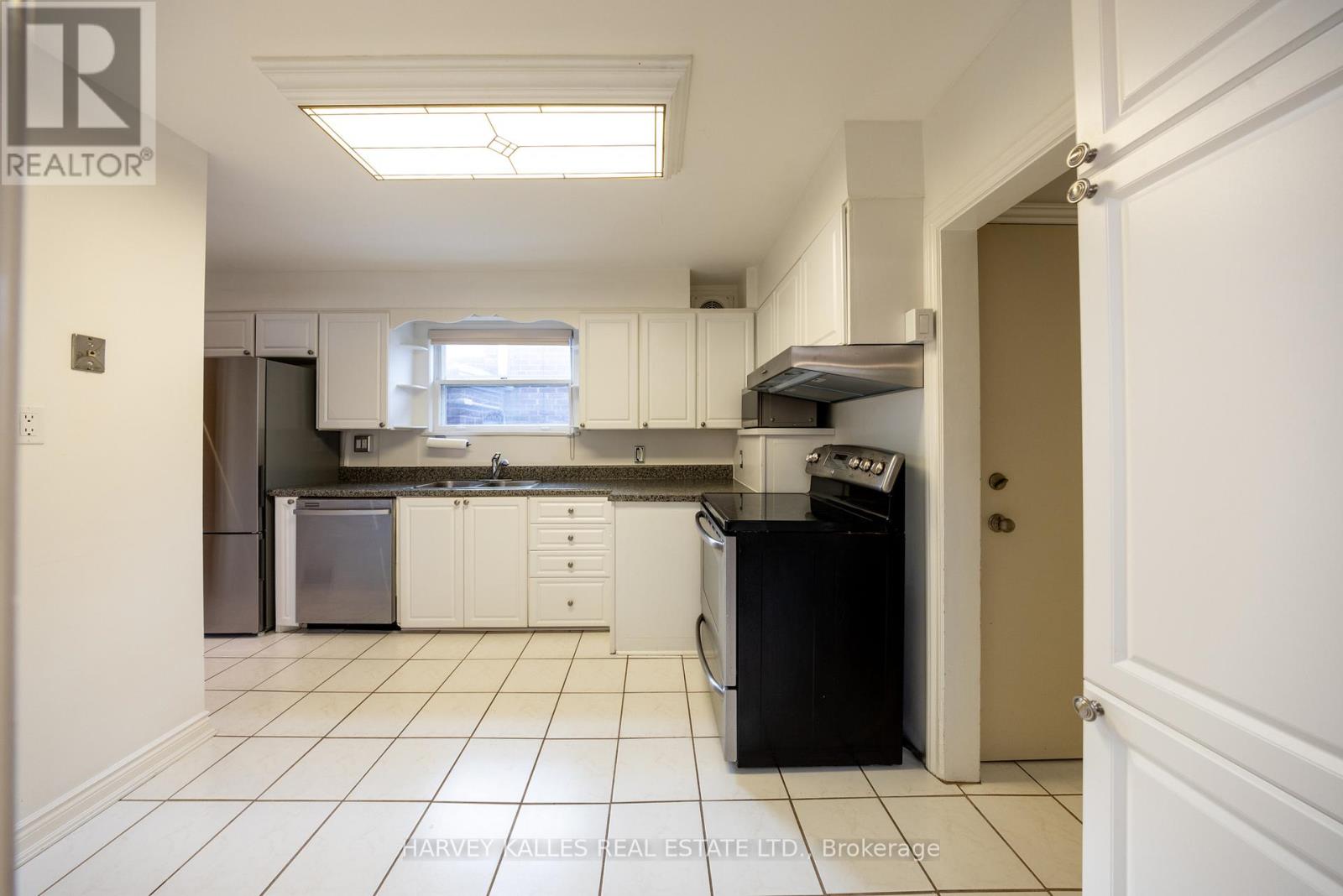 Main - 222 Joicey Boulevard, Toronto, Ontario M5M 2V5 - Photo 13 - C13742748