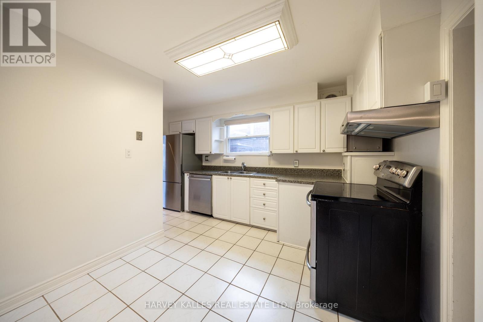 Main - 222 Joicey Boulevard, Toronto, Ontario M5M 2V5 - Photo 14 - C13742748