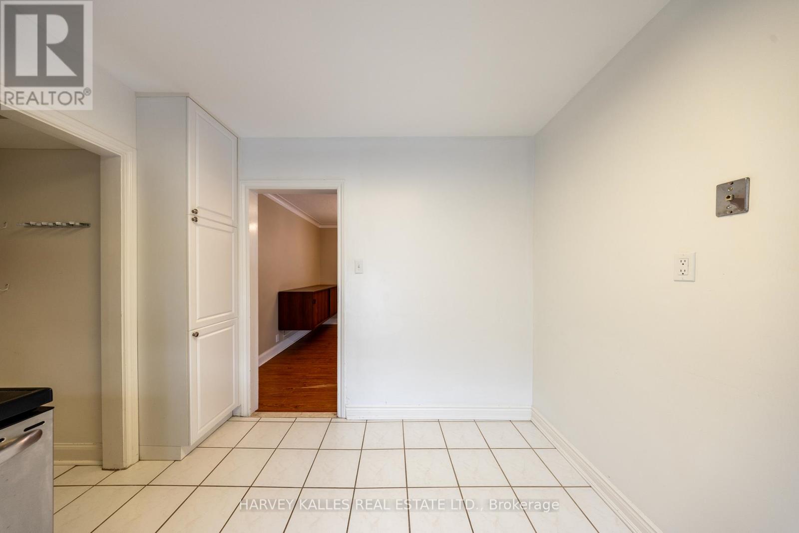 Main - 222 Joicey Boulevard, Toronto, Ontario M5M 2V5 - Photo 17 - C13742748
