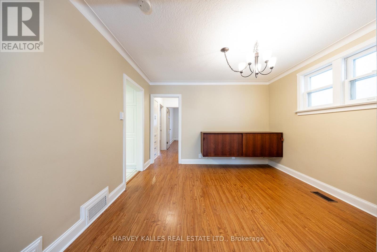 Main - 222 Joicey Boulevard, Toronto, Ontario M5M 2V5 - Photo 19 - C13742748