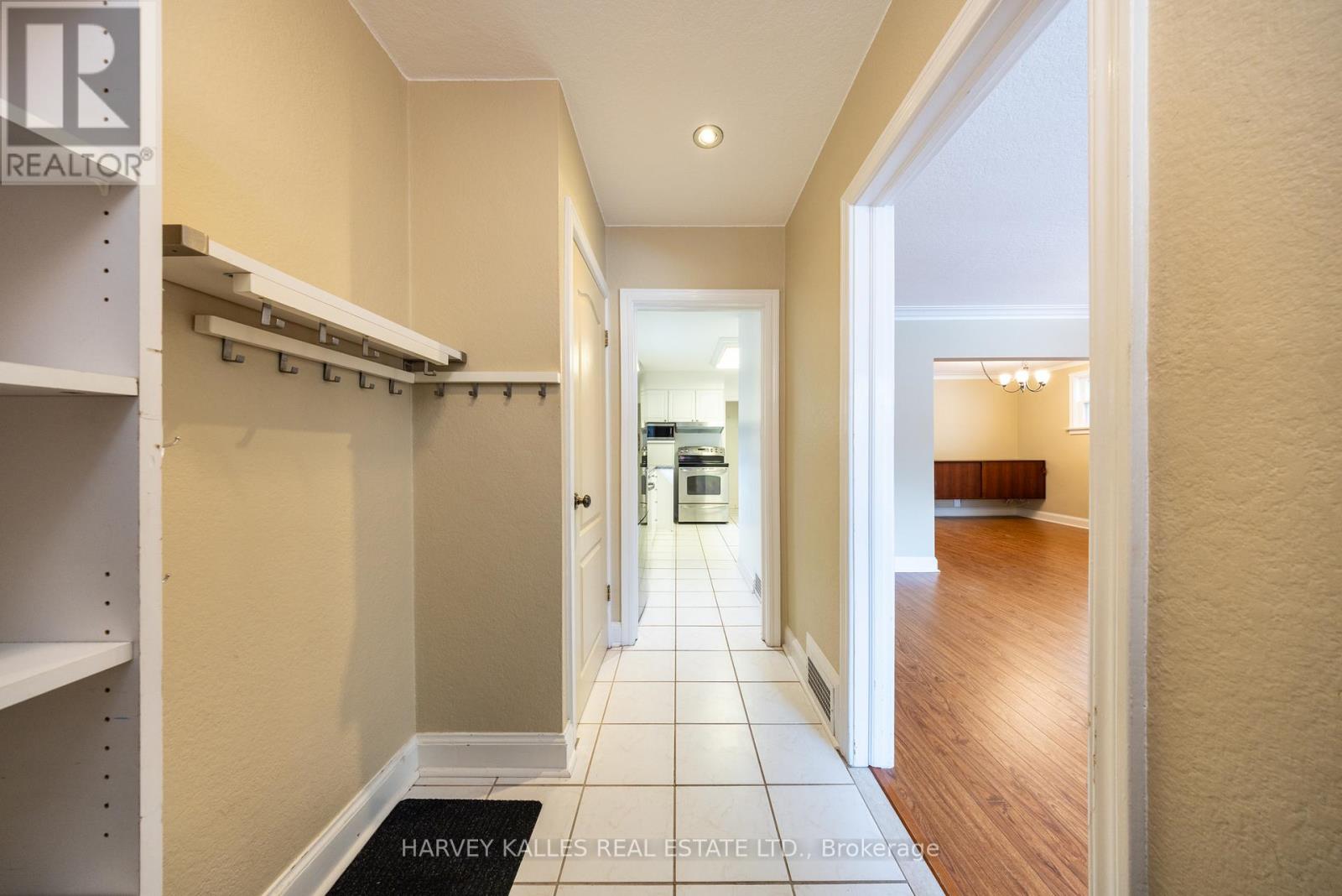 Main - 222 Joicey Boulevard, Toronto, Ontario M5M 2V5 - Photo 2 - C13742748