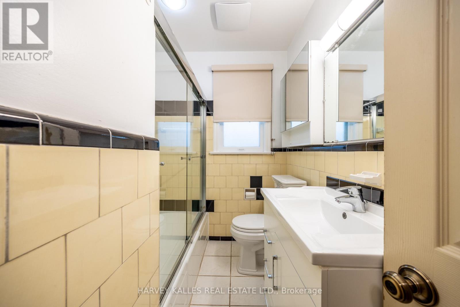Main - 222 Joicey Boulevard, Toronto, Ontario M5M 2V5 - Photo 24 - C13742748