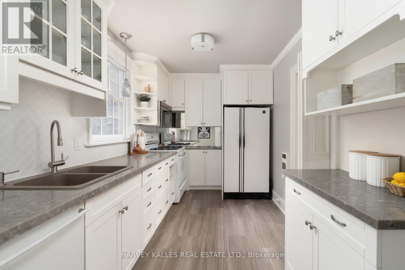 61 Queens Drive, Toronto, Ontario  M9N 2H5 - Photo 16 - W13743474