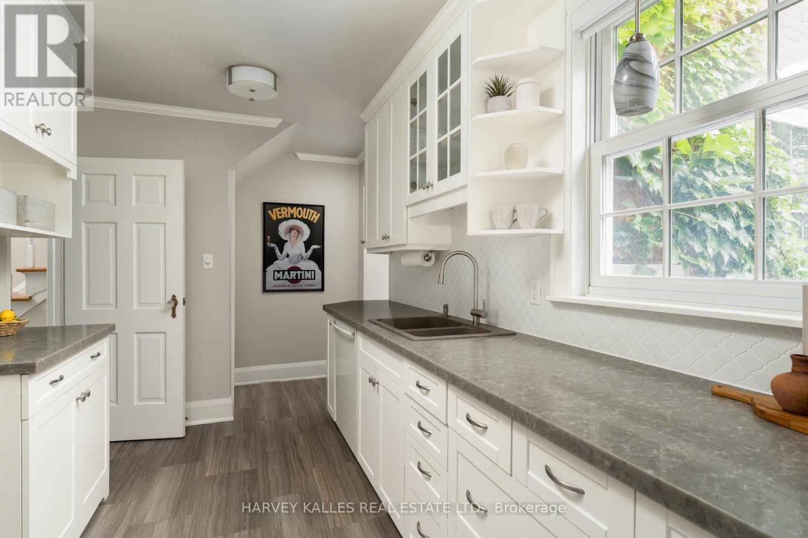 61 Queens Drive, Toronto, Ontario  M9N 2H5 - Photo 18 - W13743474