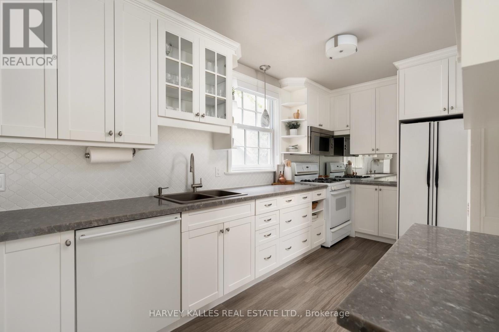 61 Queens Drive, Toronto, Ontario  M9N 2H5 - Photo 19 - W13743474