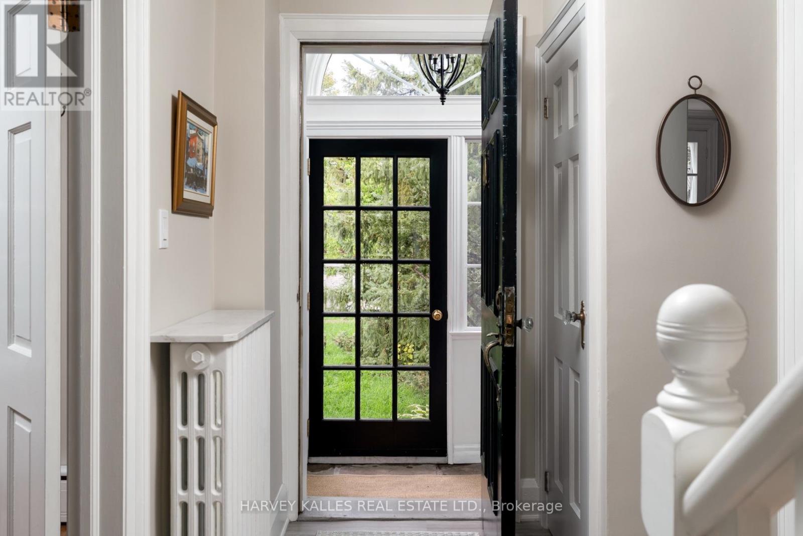 61 Queens Drive, Toronto, Ontario  M9N 2H5 - Photo 5 - W13743474