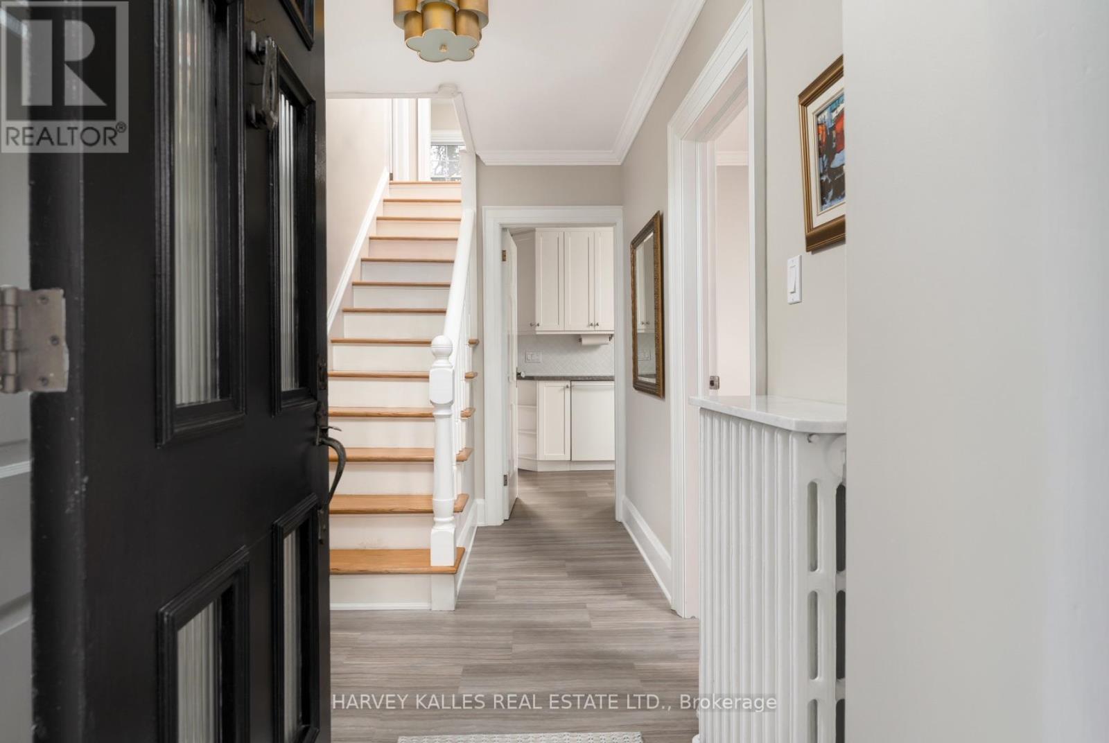 61 Queens Drive, Toronto, Ontario  M9N 2H5 - Photo 6 - W13743474