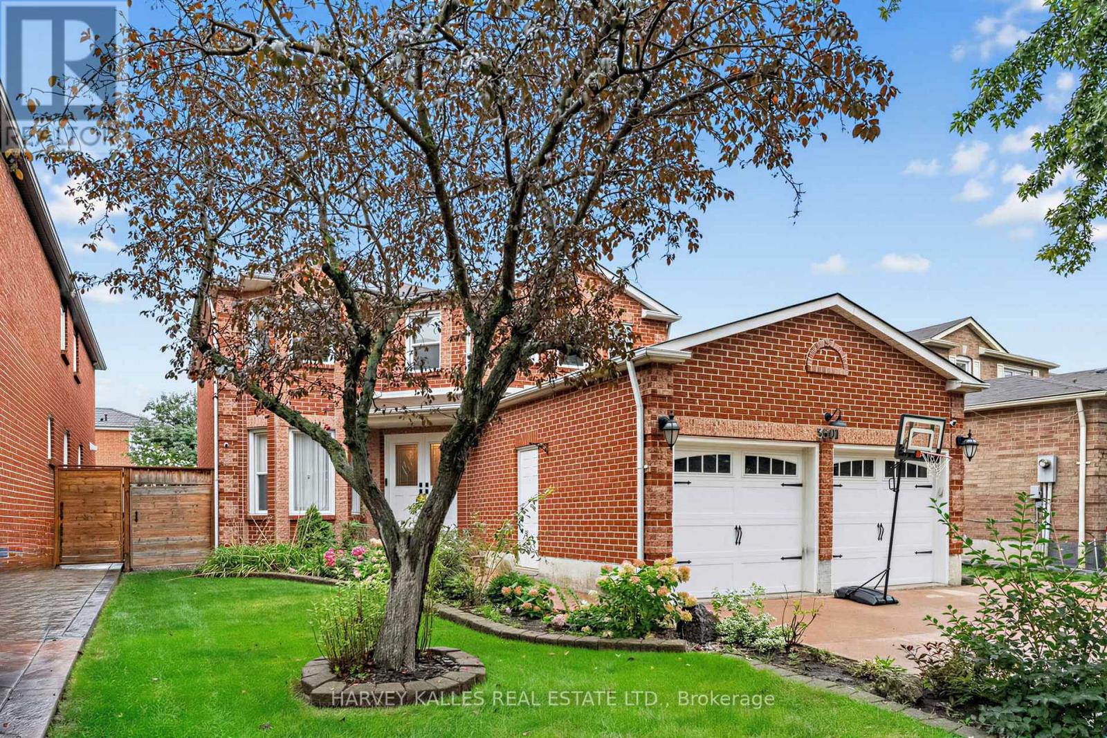 3501 Copernicus Drive, Mississauga, Ontario  L5B 3K6 - Photo 2 - W13744078