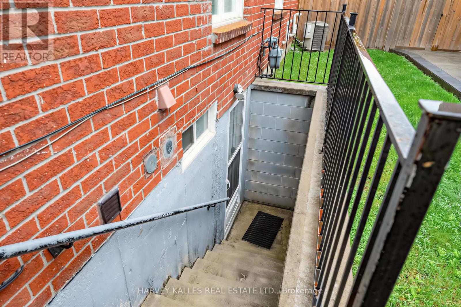 3501 Copernicus Drive, Mississauga, Ontario  L5B 3K6 - Photo 32 - W13744078