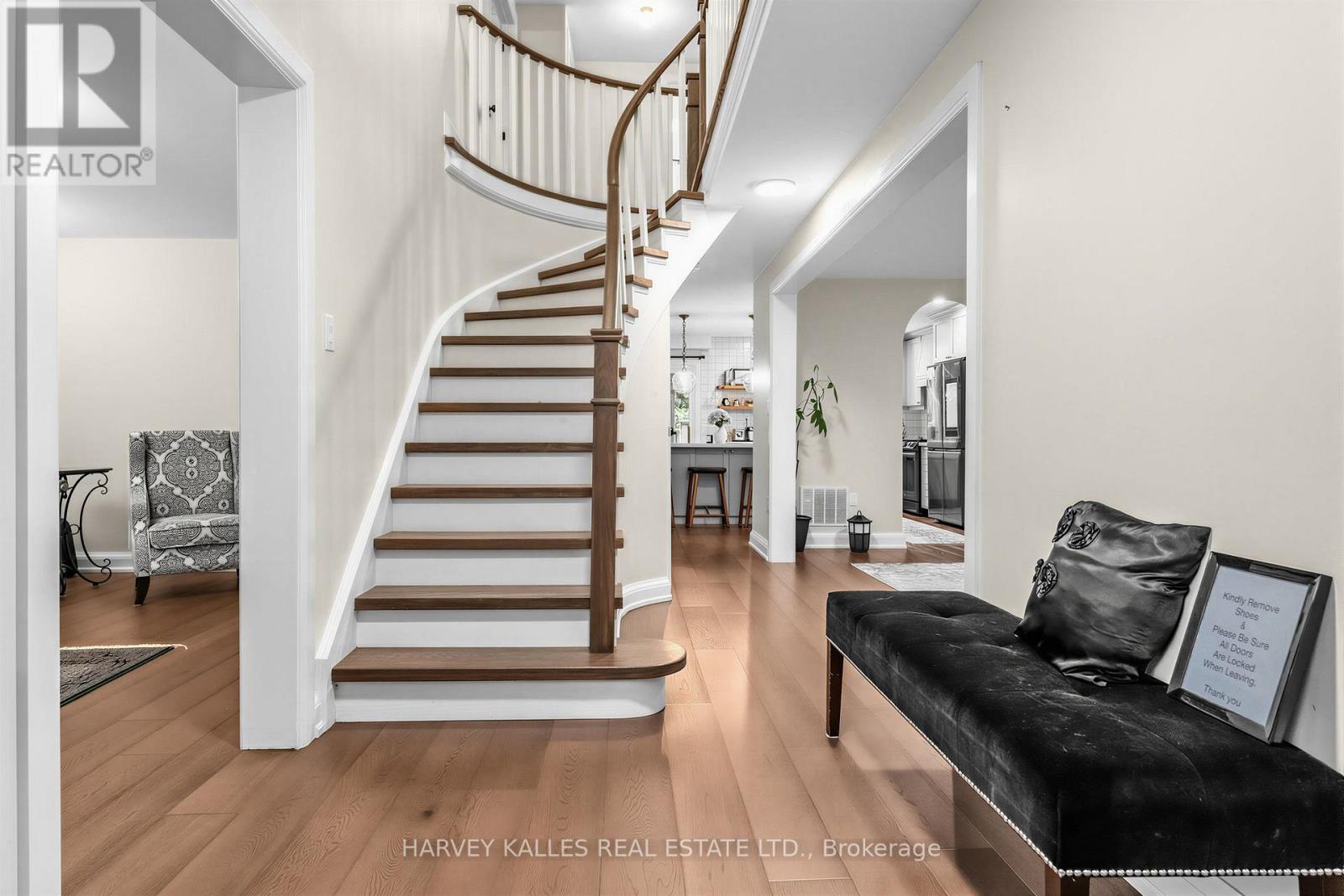 3501 Copernicus Drive, Mississauga, Ontario  L5B 3K6 - Photo 4 - W13744078