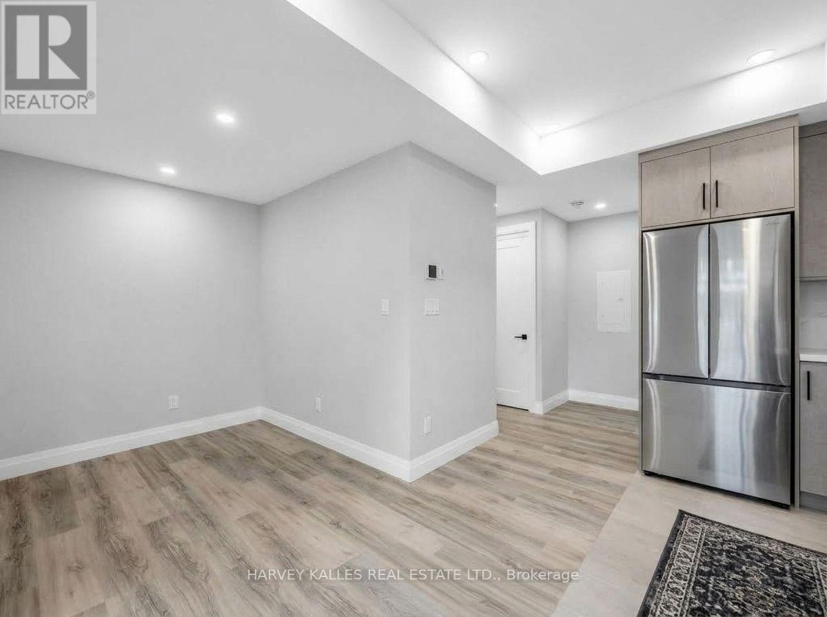 4 - 102 Shaver Avenue N, Toronto, Ontario  M9B 4N7 - Photo 4 - W13746260