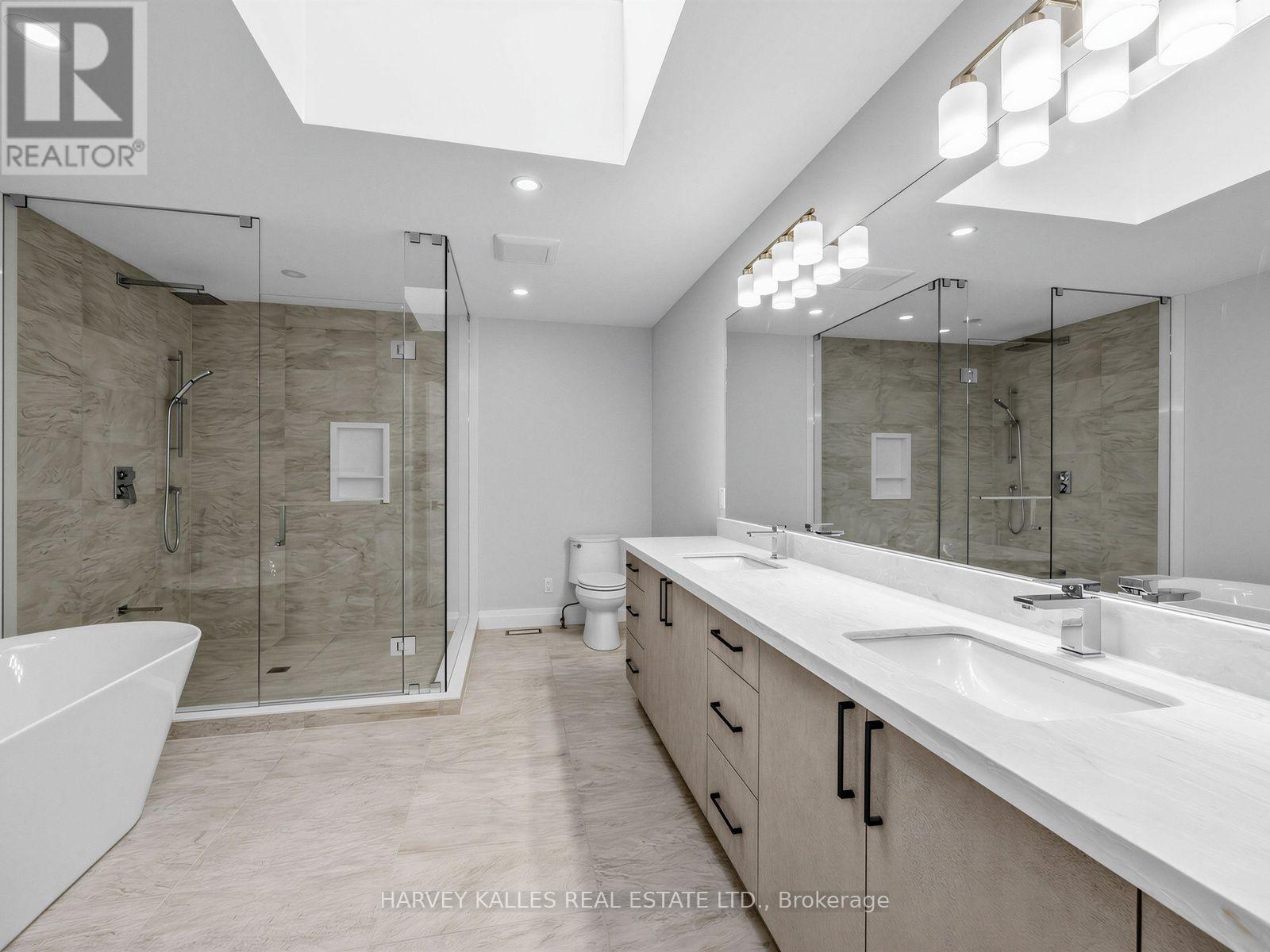 4 - 102 Shaver Avenue N, Toronto, Ontario  M9B 4N7 - Photo 6 - W13746260