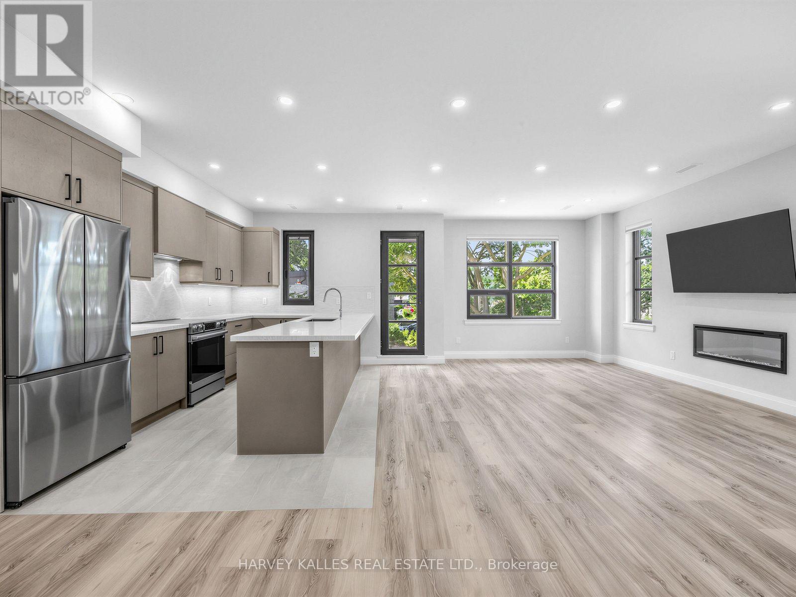 2 - 102 Shaver Avenue N, Toronto, Ontario  M9B 4N7 - Photo 2 - W13746644
