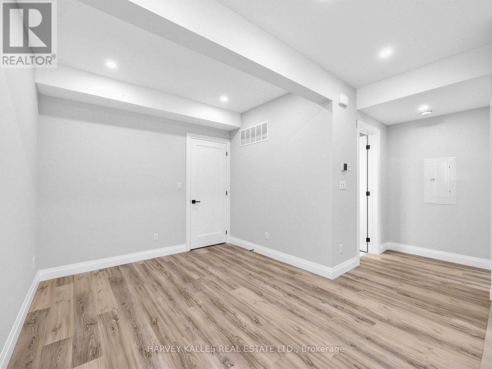 2 - 102 Shaver Avenue N, Toronto, Ontario  M9B 4N7 - Photo 8 - W13746644